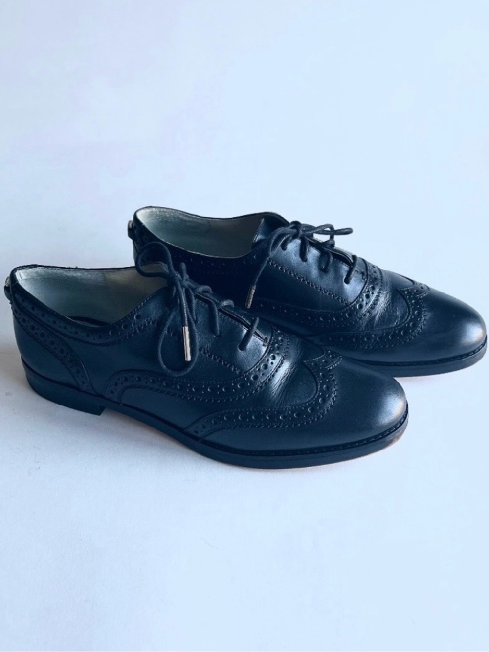 Michael Kors Black Genuine Leather Rubber Outsole Oxfords size 8.
